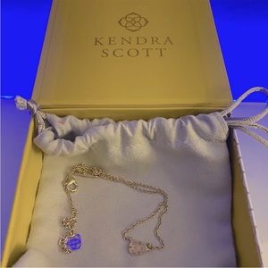 Beautiful Kendra Scott necklace brand new, no tarnishing at all.